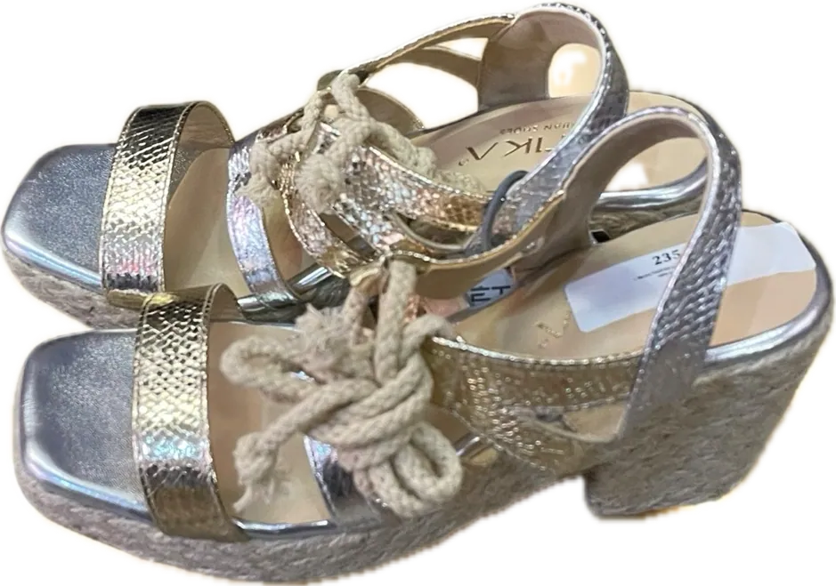 Chaussures ouverte, vue 2